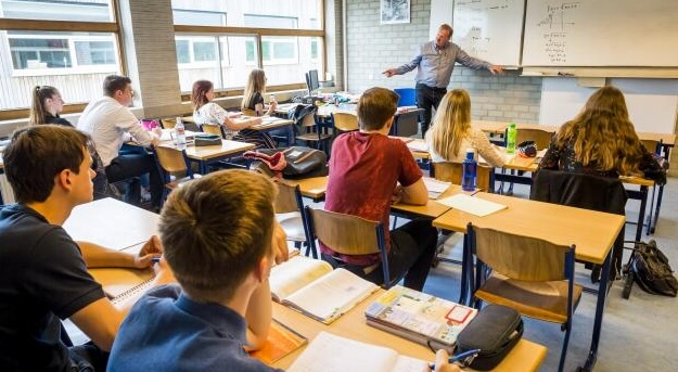 Peran Lembaga Sosial Pendidikan dalam Mendorong Kemajuan Pendidikan