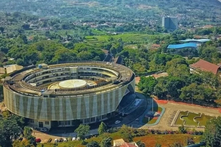 Inovasi Pendidikan di Universitas Ternama Indonesia: Membantu Mahasiswa Mencapai Potensi Terbaiknya